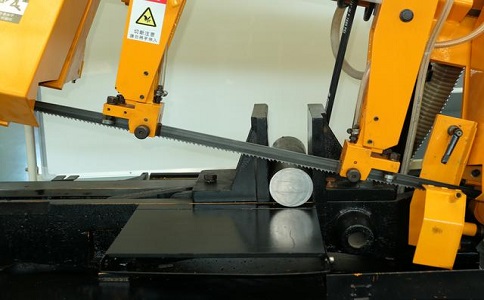 英山数控带锯床自动送料精度会出现偏差吗？